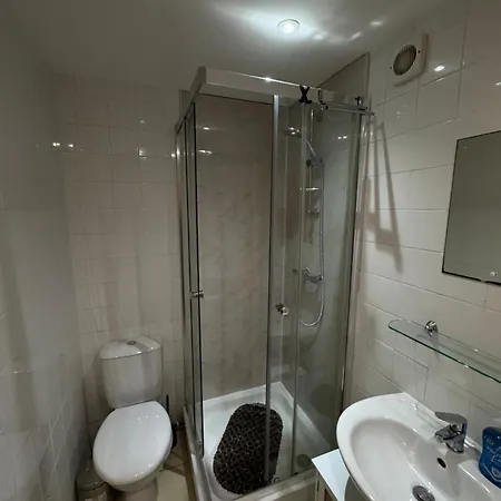 The Vogue Stay, 3 Bedrooms, 2 Bathrooms, Ideal For Jr & Oxford Hospitals, Free Carpark, Conveniently Located For Ring Road Access, 2 Miles From Oxford City Centre Easy Car & Bus Route Экстерьер фото