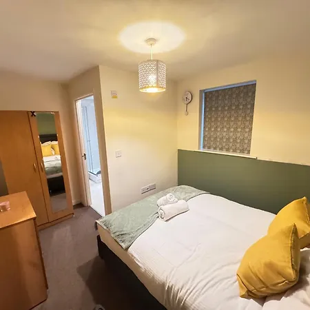 The Vogue Stay, 3 Bedrooms, 2 Bathrooms, Ideal For Jr & Oxford Hospitals, Free Carpark, Conveniently Located For Ring Road Access, 2 Miles From Oxford City Centre Easy Car & Bus Route Экстерьер фото