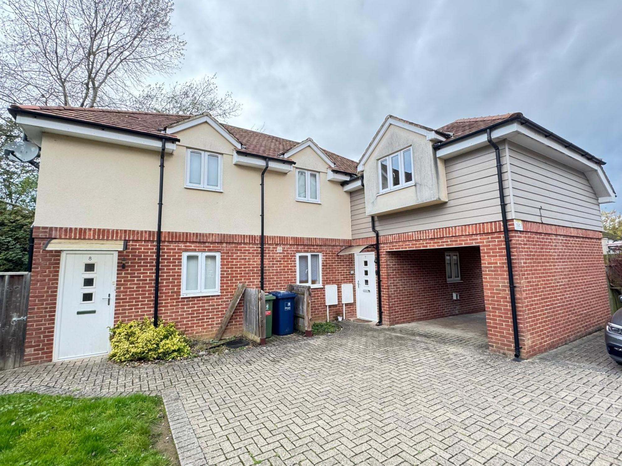 Apartment The Vogue Stay, 3 Bedrooms, 2 Bathrooms, Ideal For Jr & Hospitals, Free Carpark, Conveniently Located For Ring Road Access, 2 Miles From Centre Easy Car & Bus Route *
