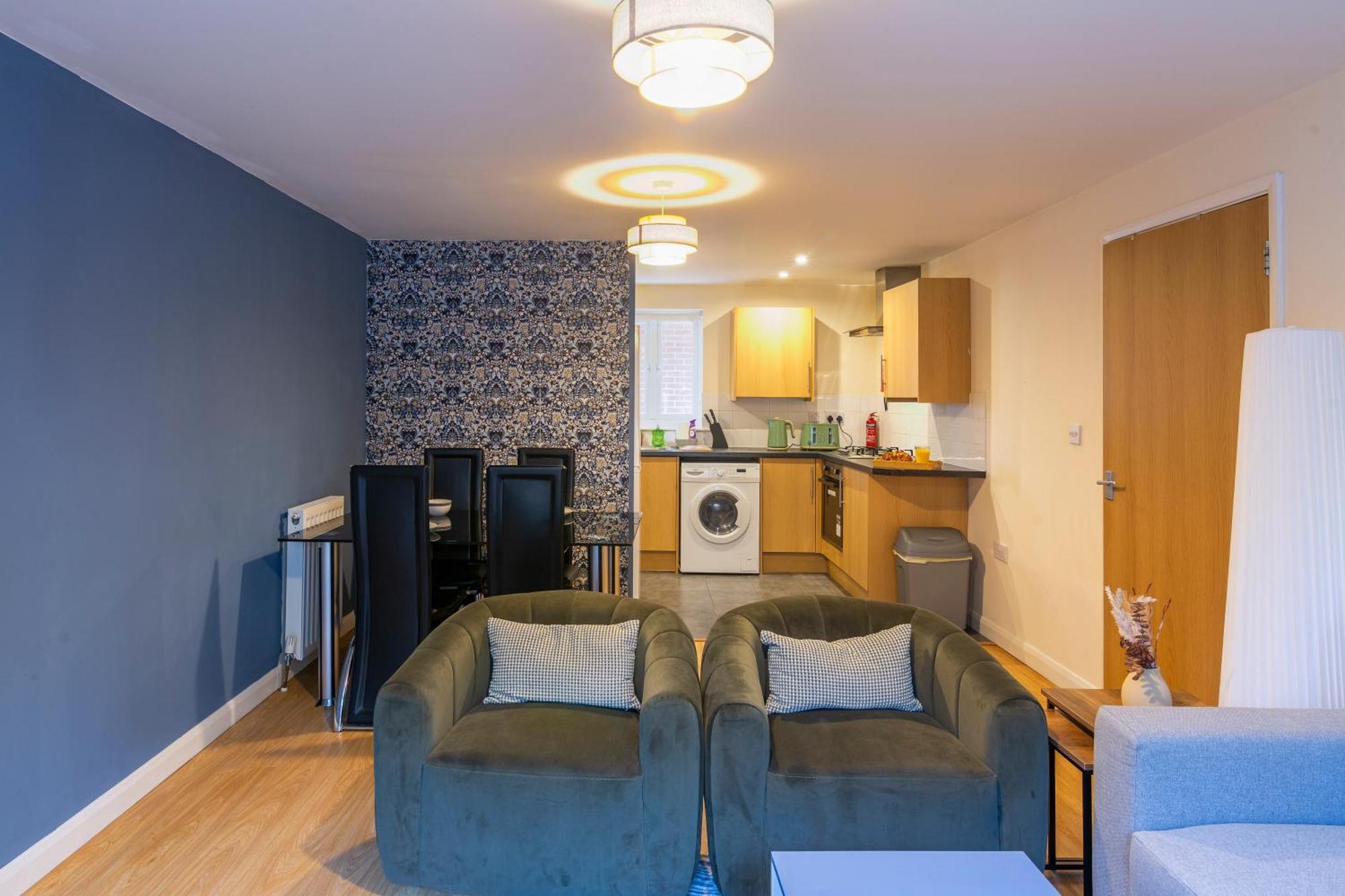 Apartment The Vogue Stay, 3 Bedrooms, 2 Bathrooms, Ideal For Jr & Hospitals, Free Carpark, Conveniently Located For Ring Road Access, 2 Miles From Centre Easy Car & Bus Route